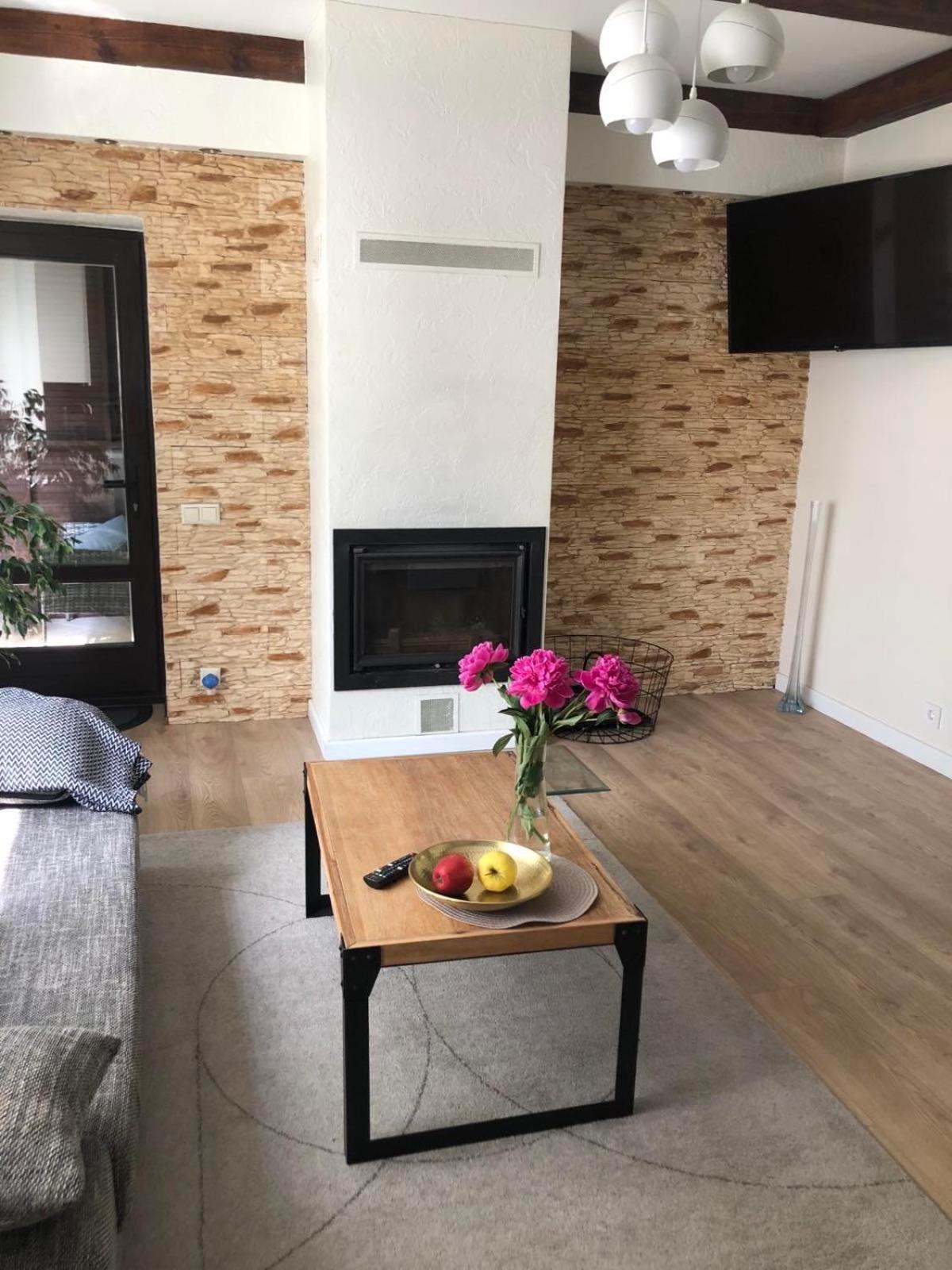 Jura Uz Lango Apartment